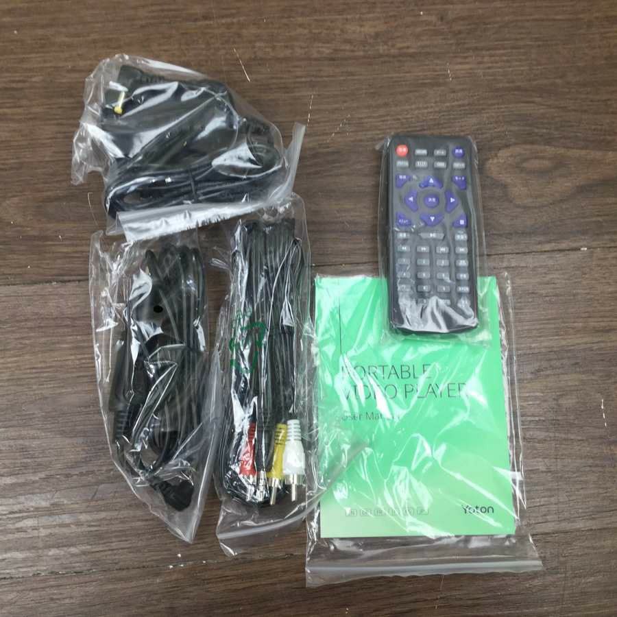 ポータブルDVDプレーヤー14.1インチYOTON