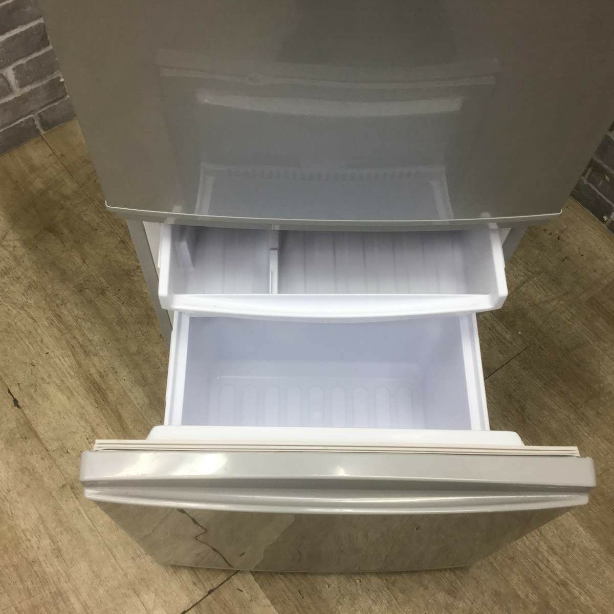 SHARP 冷蔵庫 2ドア 137L つけかえどっちもドア 2016年製