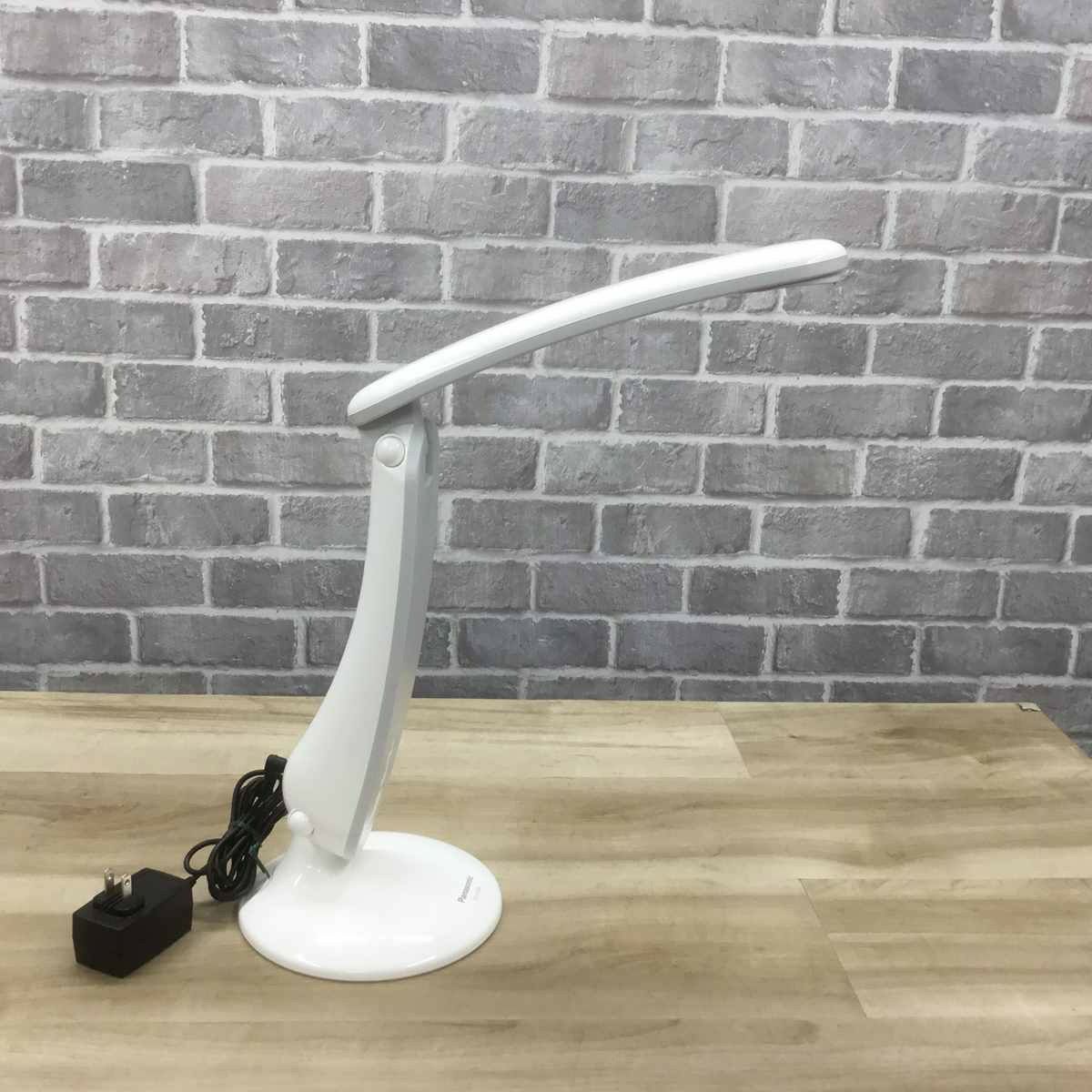 Panasonic LEDデスクライト 2016年製