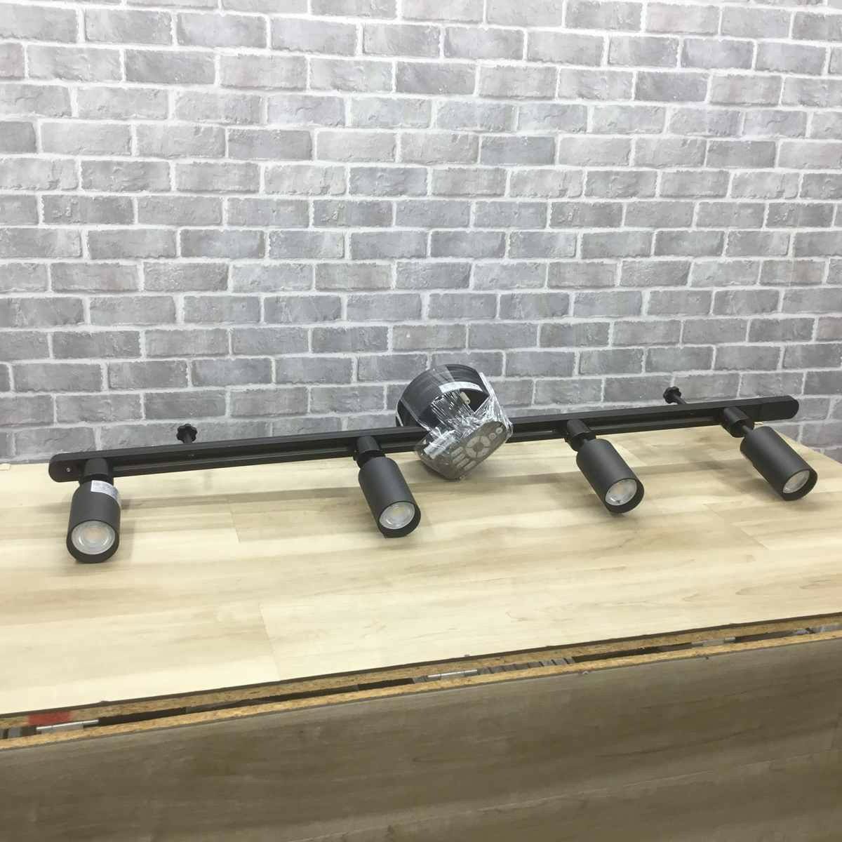 LEDスポットライト 4灯セット ダクトレール付き 2024年製