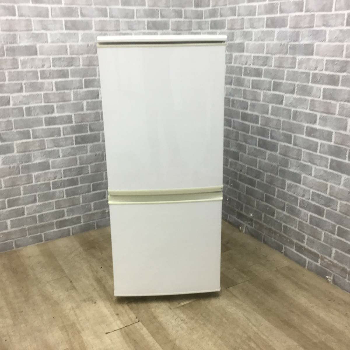 SHARP 冷蔵庫 2ドア 137L どっちもドア SJ-D14C-W 2017年製