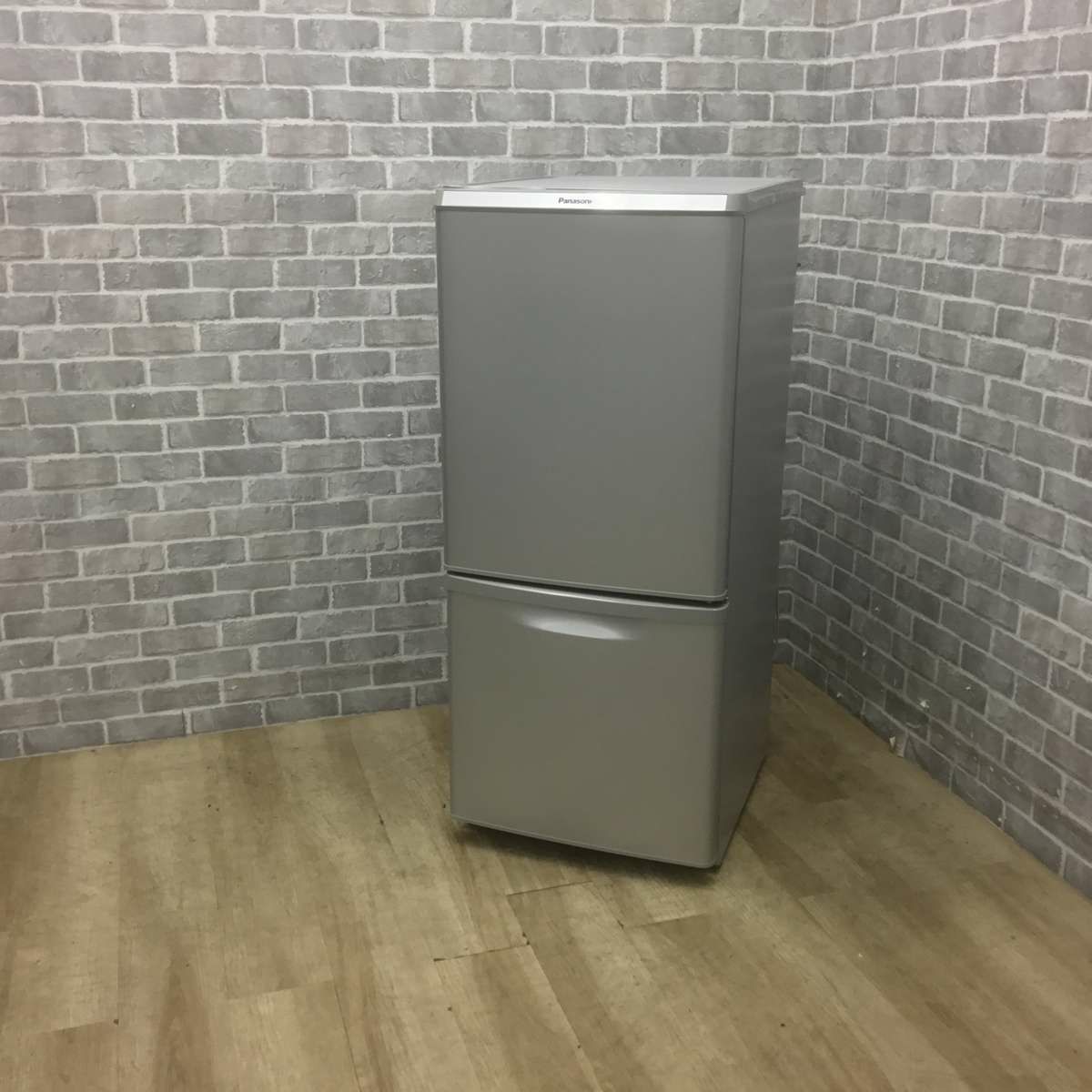 パナソニック 冷蔵庫 2ドア 138L 右開き シルバー NR-B149W-S 2017年製
