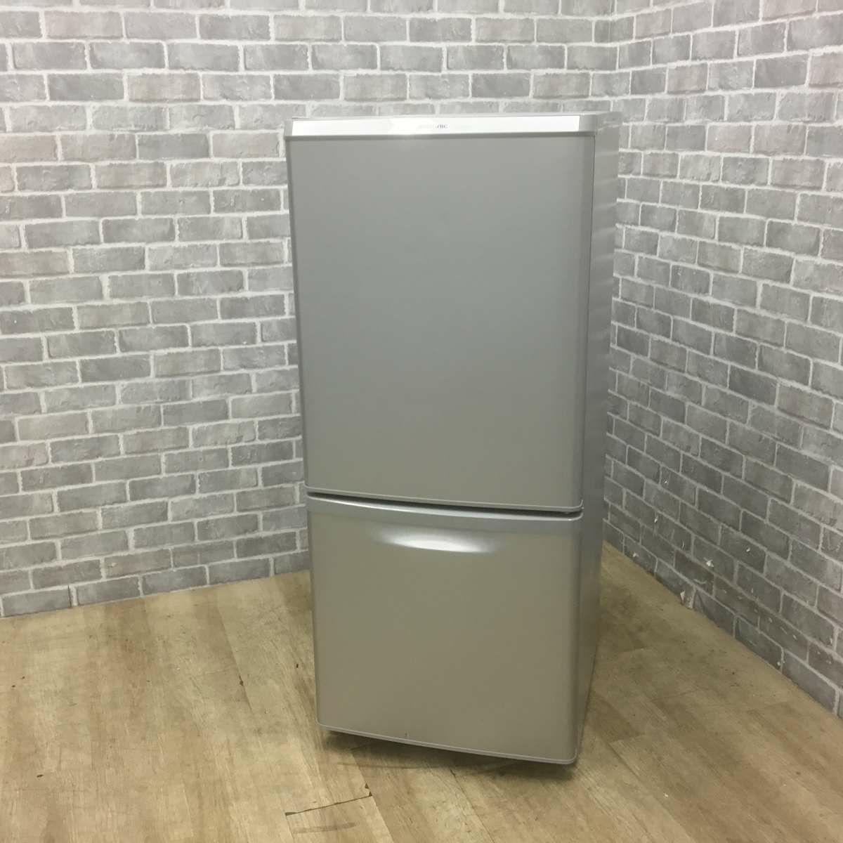 パナソニック 冷蔵庫 2ドア 138L 右開き シルバー NR-B149W-S 2017年製