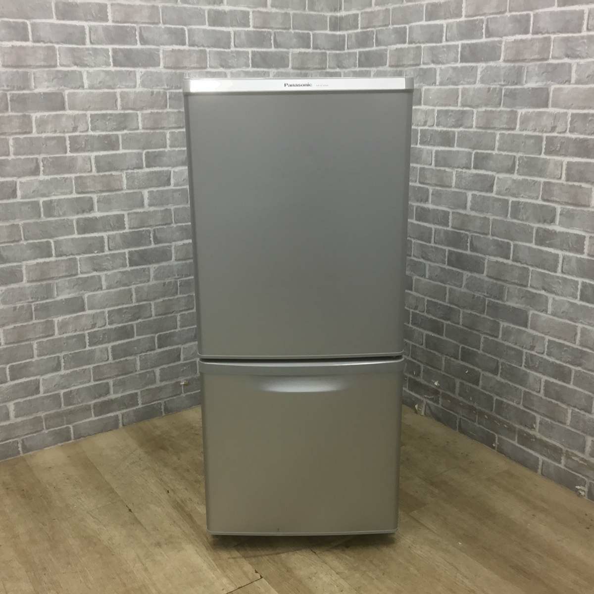 パナソニック 冷蔵庫 2ドア 138L 右開き シルバー NR-B149W-S 2017年製