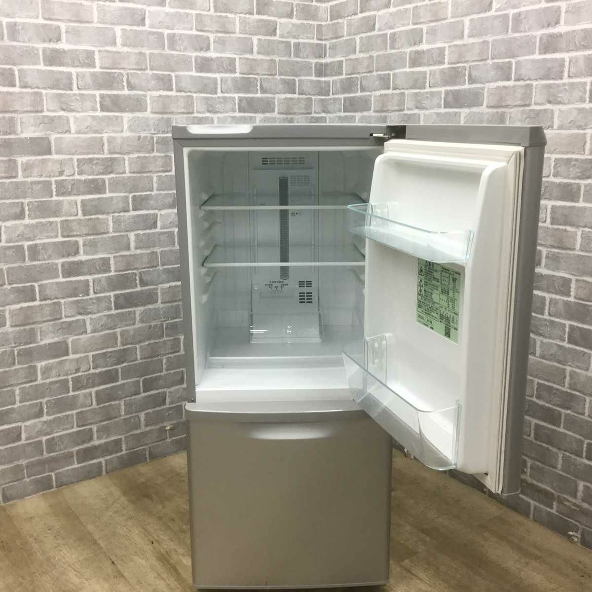 パナソニック 冷蔵庫 2ドア 138L 右開き シルバー NR-B149W-S 2017年製