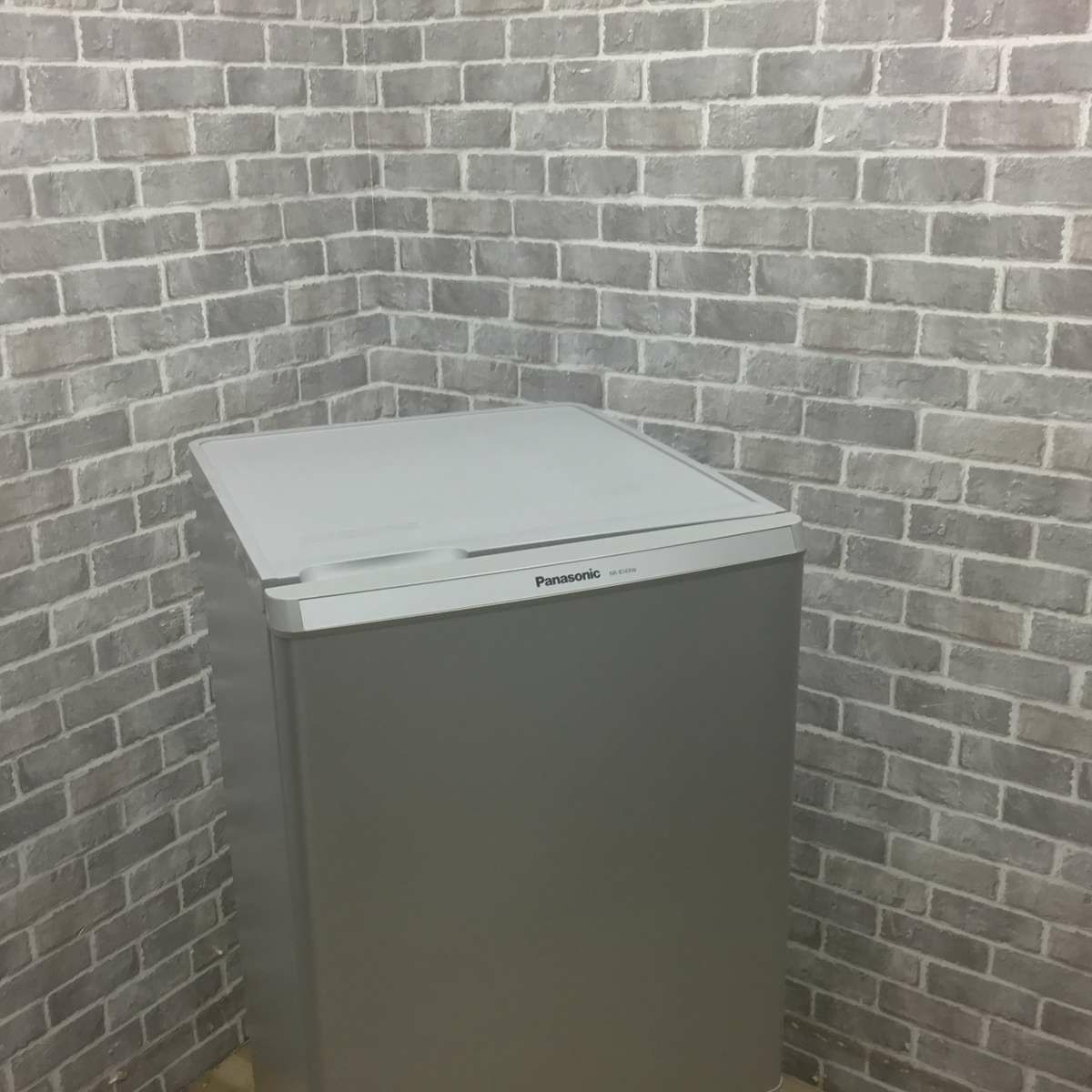 パナソニック 冷蔵庫 2ドア 138L 右開き シルバー NR-B149W-S 2017年製