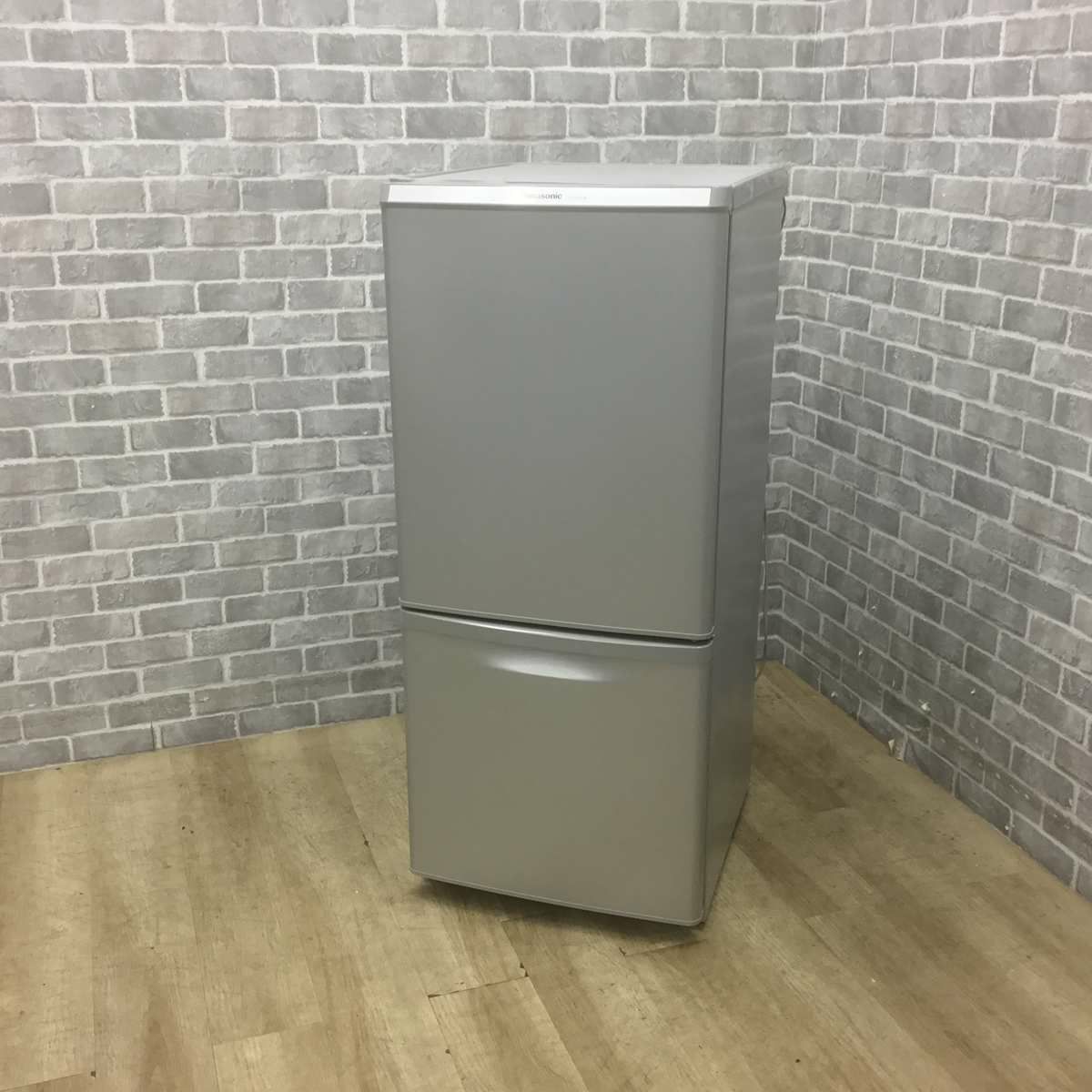 パナソニック 冷蔵庫 2ドア 138L 右開き シルバー NR-B149W-S 2017年製