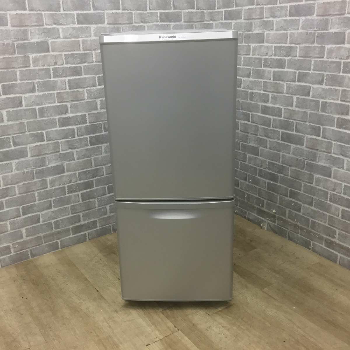 パナソニック 冷蔵庫 2ドア 138L 右開き シルバー NR-B149W-S 2017年製