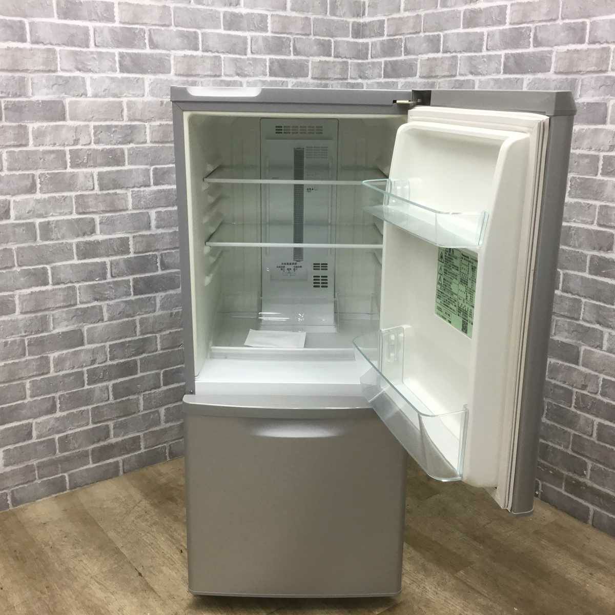 パナソニック 冷蔵庫 2ドア 138L 右開き シルバー NR-B149W-S 2017年製