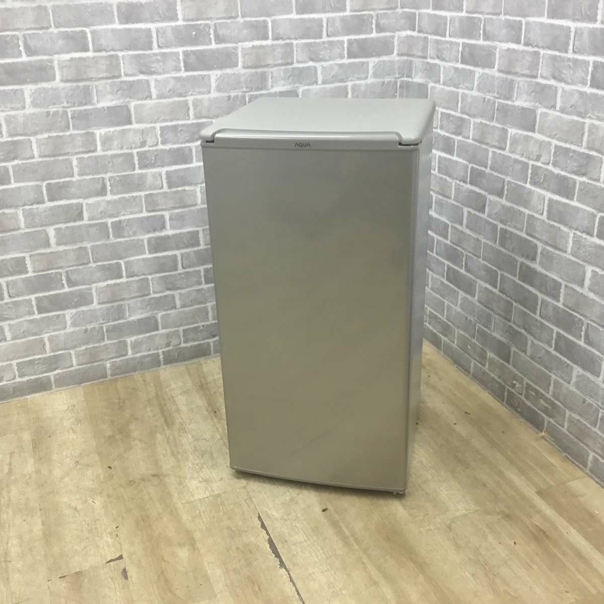 アクア 冷蔵庫 1ドア 75L 右開き シルバー AQR-8K 2022年製