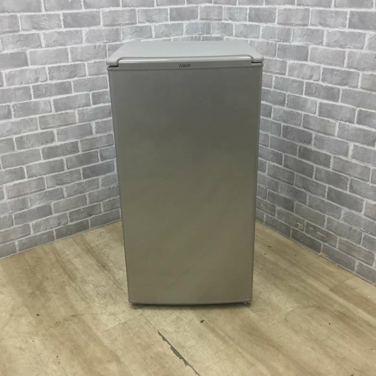 アクア 冷蔵庫 1ドア 75L 右開き シルバー AQR-8K 2022年製