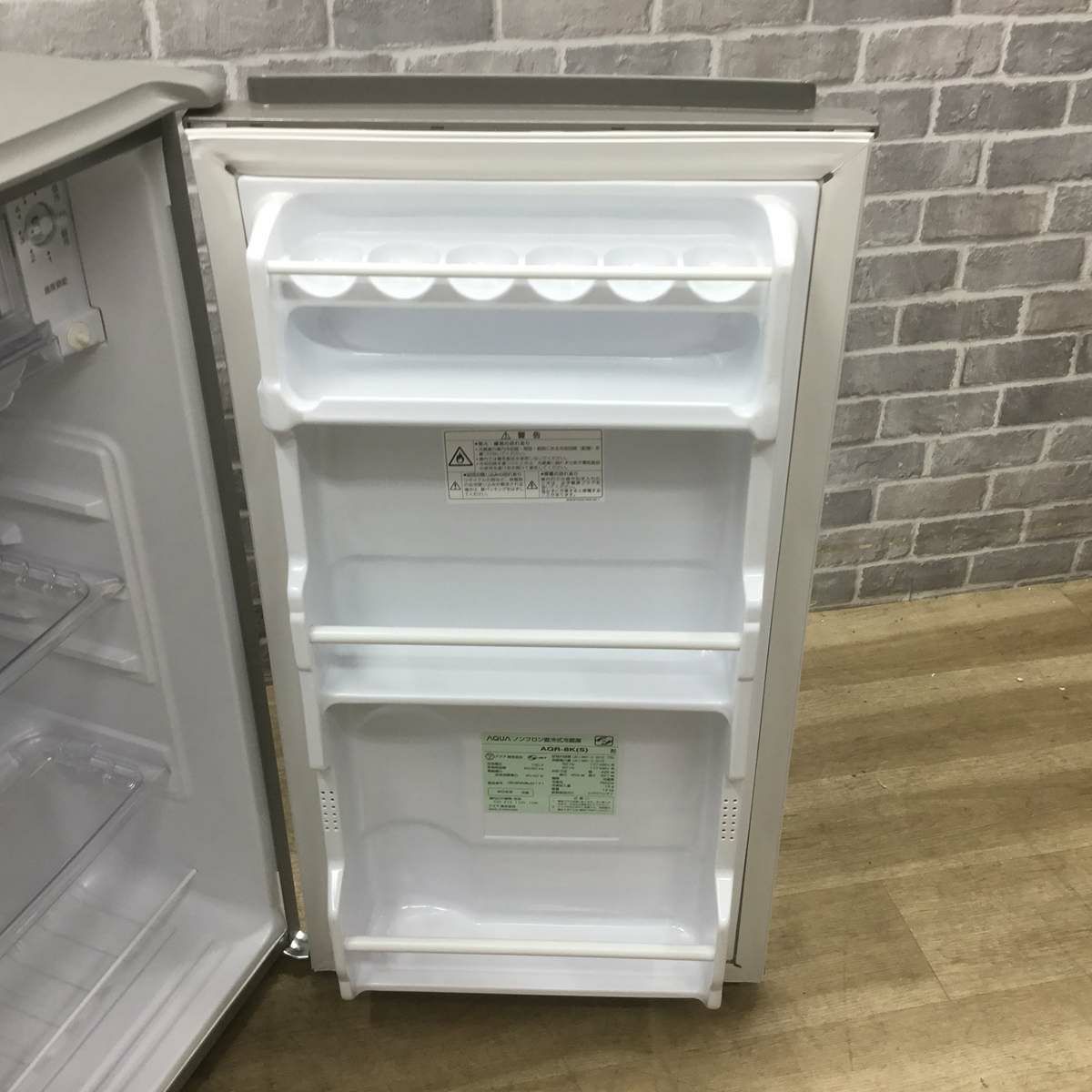 アクア 冷蔵庫 1ドア 75L 右開き シルバー AQR-8K 2022年製