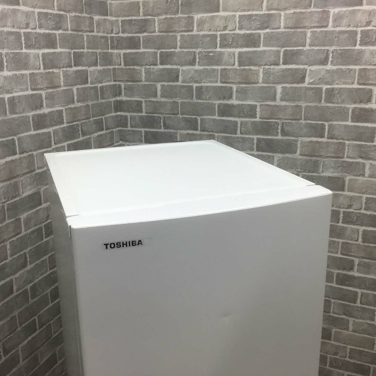 東芝 冷蔵庫 2ドア 153L 右開き ホワイト GR-T15BS(W) 2022年製