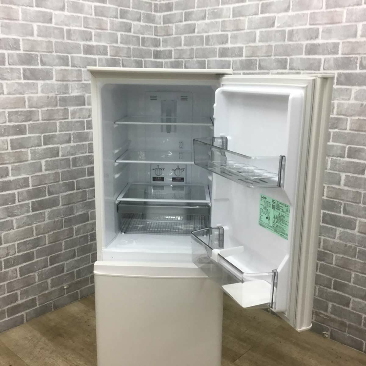 三菱電機 冷蔵庫 2ドア 146L 右開き  ホワイト MR-P15G-W 2021年製