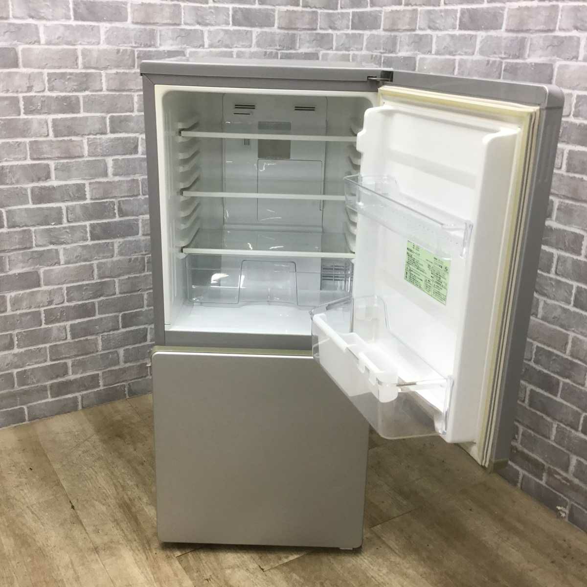 大幅値下げ！【送料込み】冷凍冷蔵庫UR-J110H 2017年製 ユーイング 冷蔵庫 2ドア 110L 右開き シルバー UR-J110H 2016年製