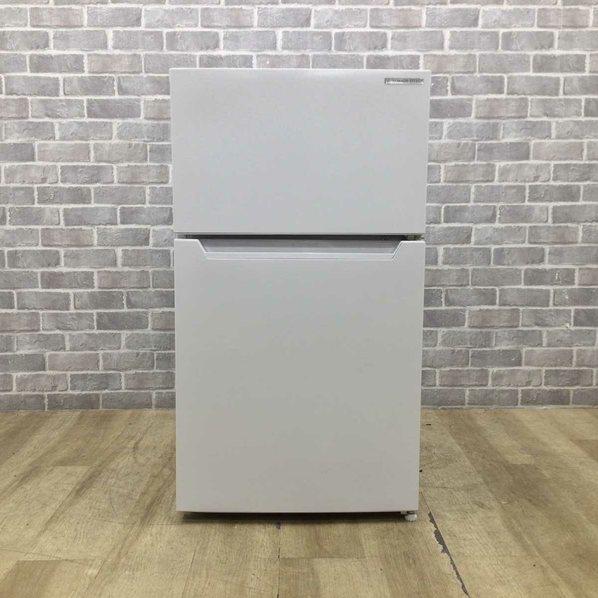 ヤマダ電機 冷蔵庫 2ドア 87L 右開き ホワイト YRZ-C09H1 2023年製