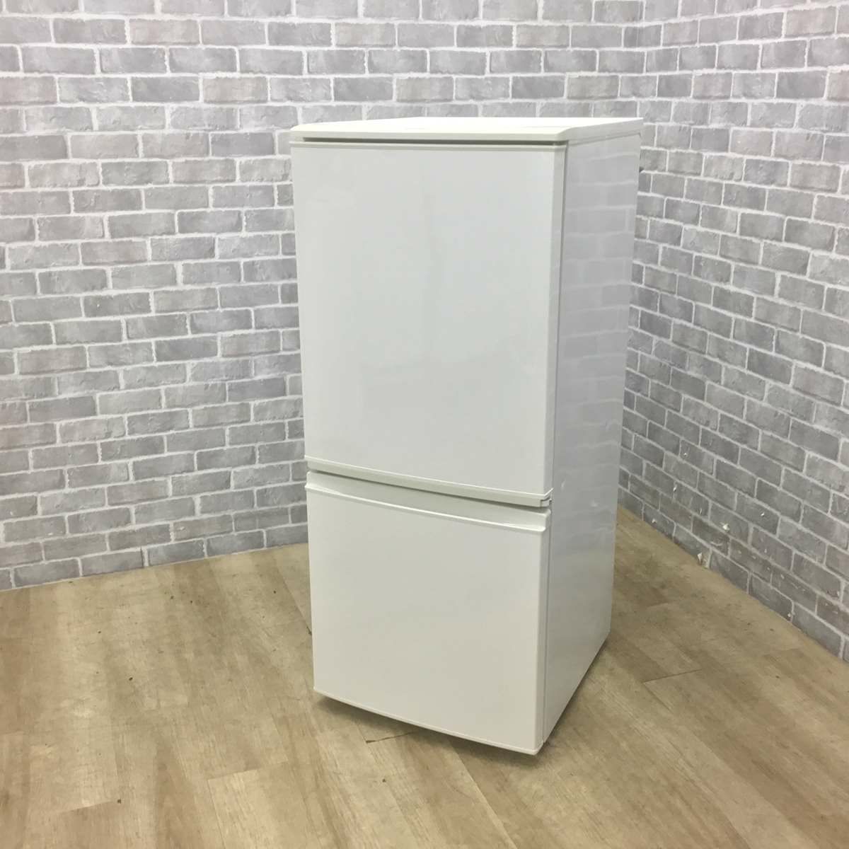 シャープ 冷蔵庫 2ドア 137L つけかえどっちもドア ホワイト SJ-D14B-W 2016年製