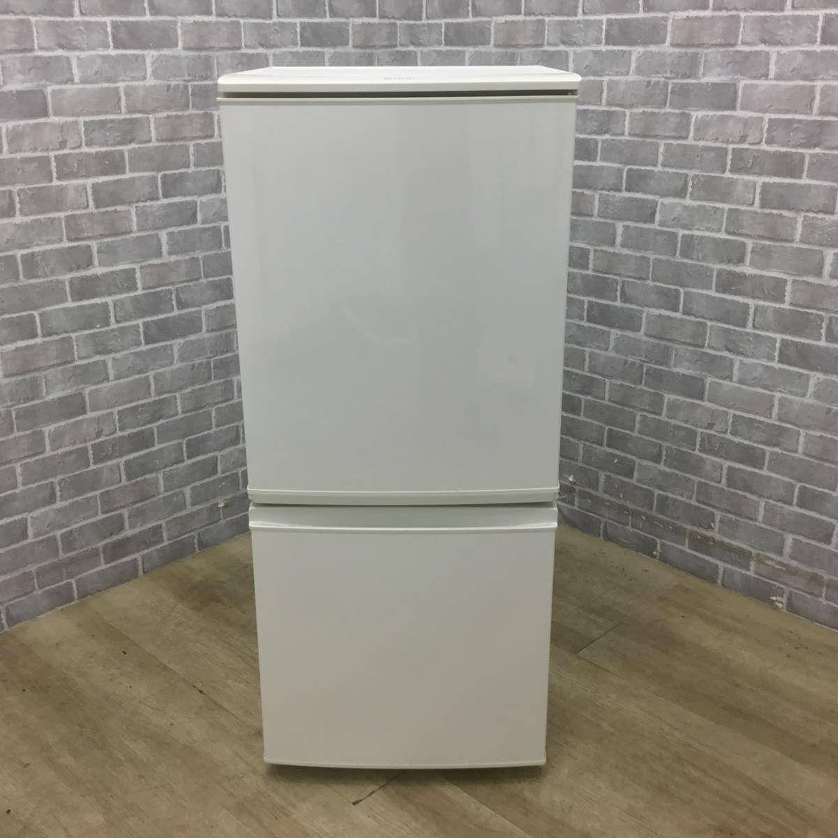 シャープ 冷蔵庫 2ドア 137L つけかえどっちもドア ホワイト SJ-D14B-W 2016年製