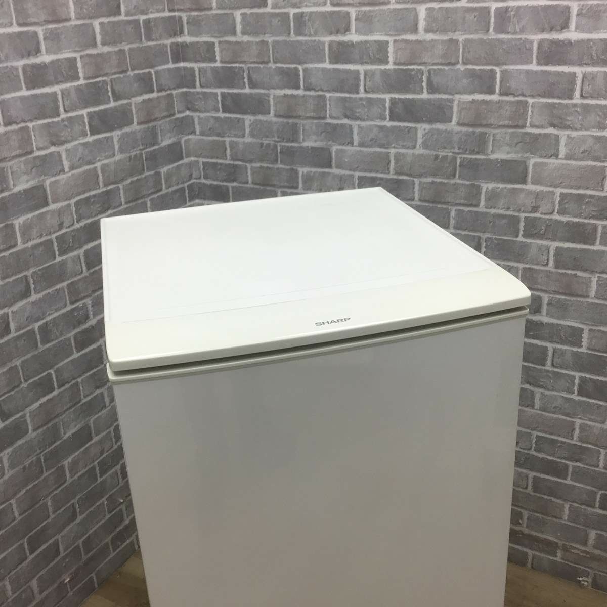 シャープ 冷蔵庫 2ドア 137L つけかえどっちもドア ホワイト SJ-D14B-W 2016年製