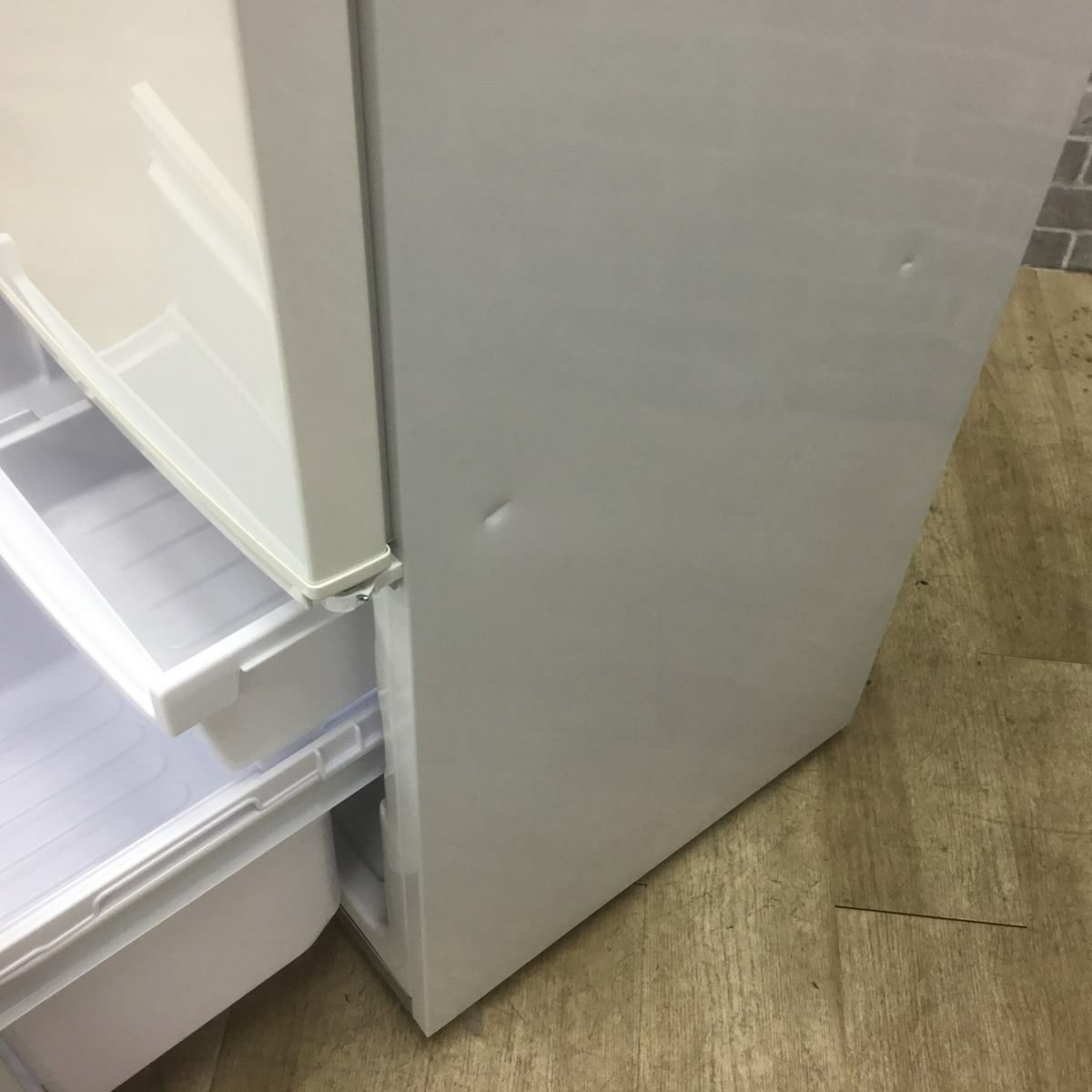 シャープ 冷蔵庫 2ドア 137L つけかえどっちもドア ホワイト SJ-D14B-W 2016年製