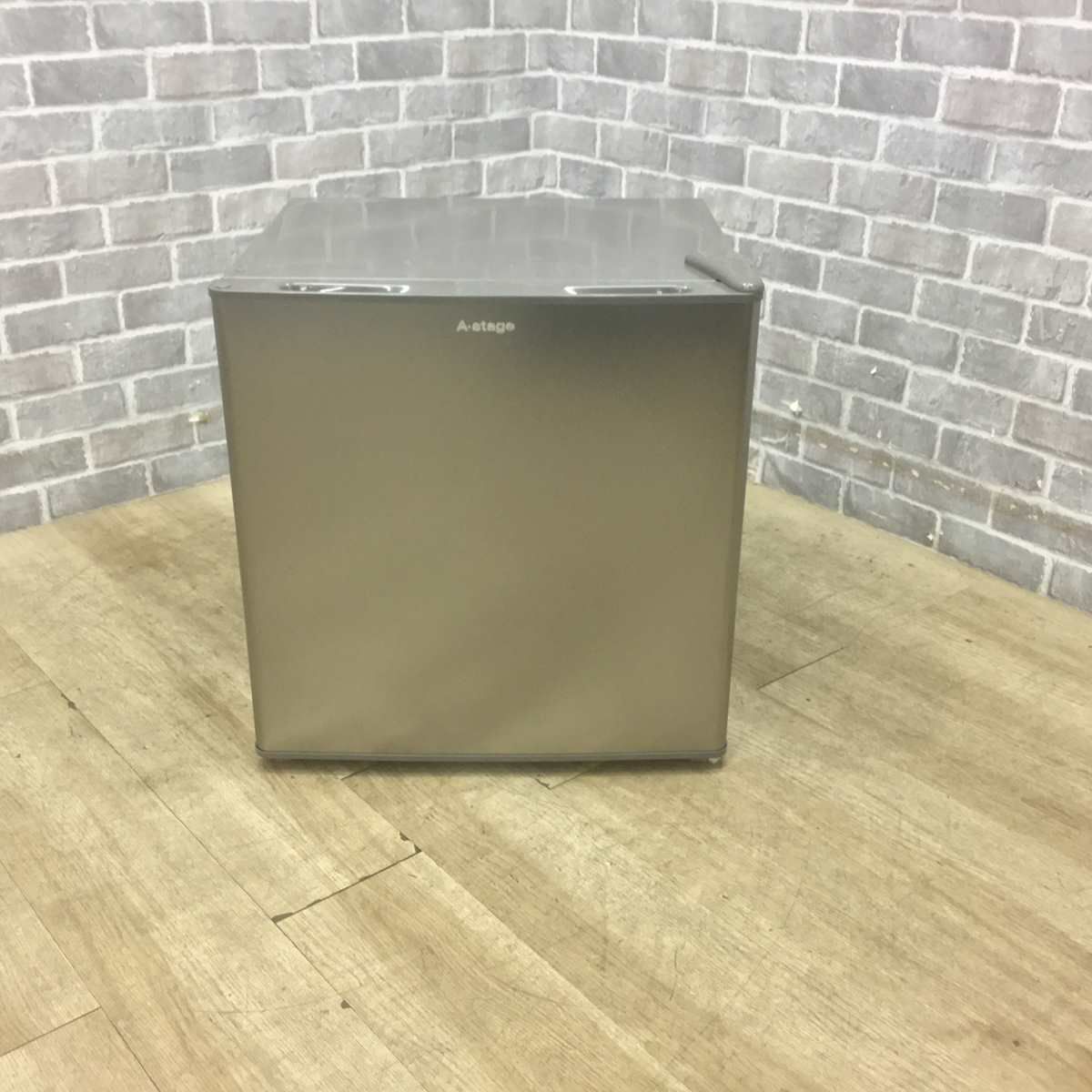 エーステージ 冷凍庫 1ドア 32L シルバー WRE-F1032SL 2020年製
