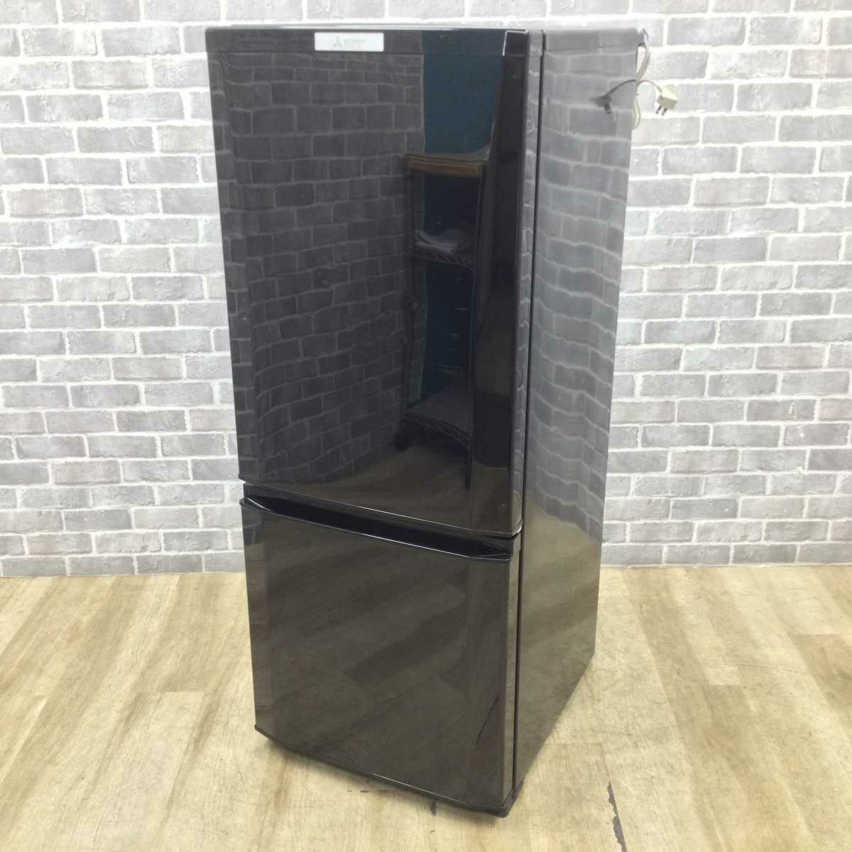 三菱電機 冷蔵庫 2ドア 146L 右開き  ブラック MR-P15C-B 2018年製