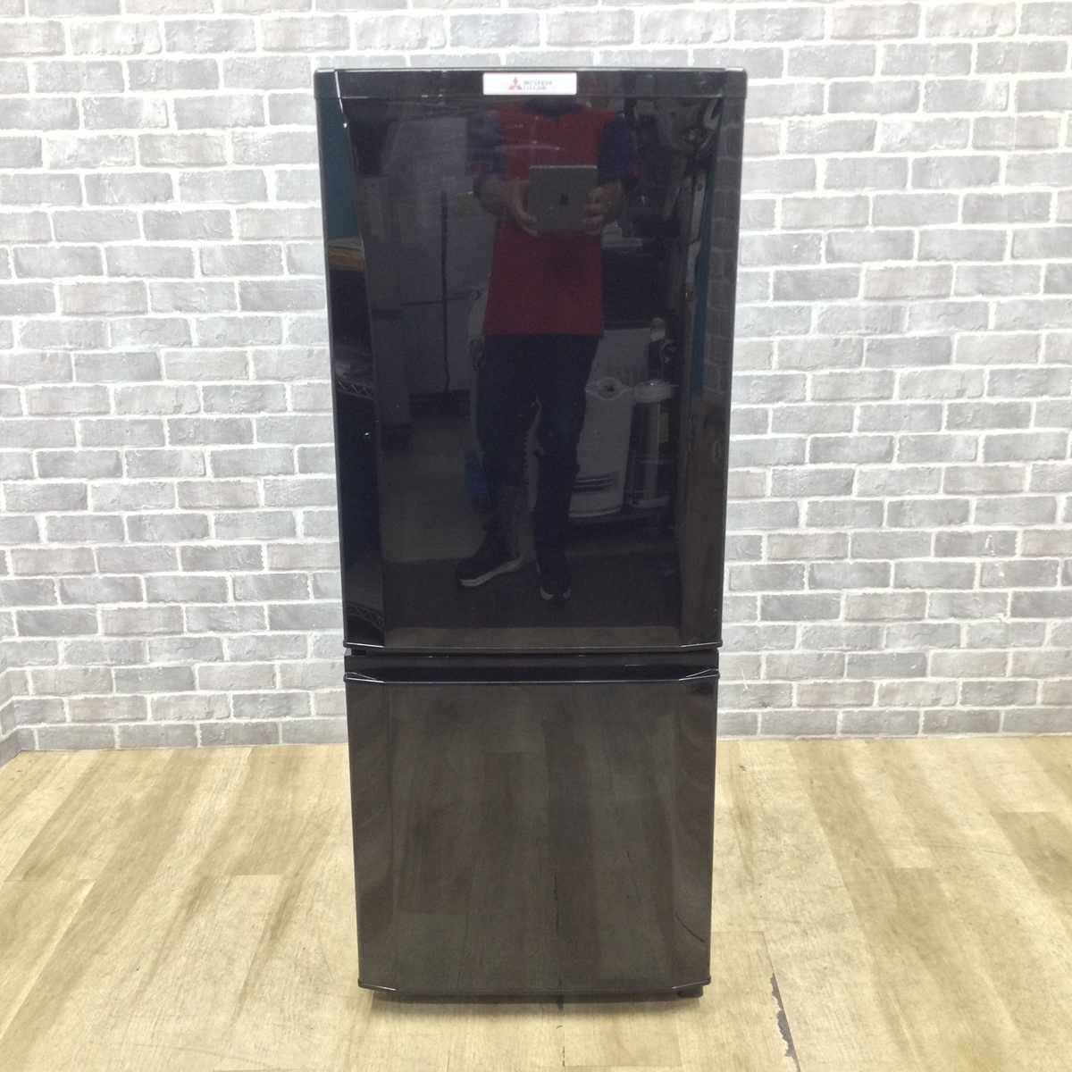 三菱電機 冷蔵庫 2ドア 146L 右開き  ブラック MR-P15C-B 2018年製