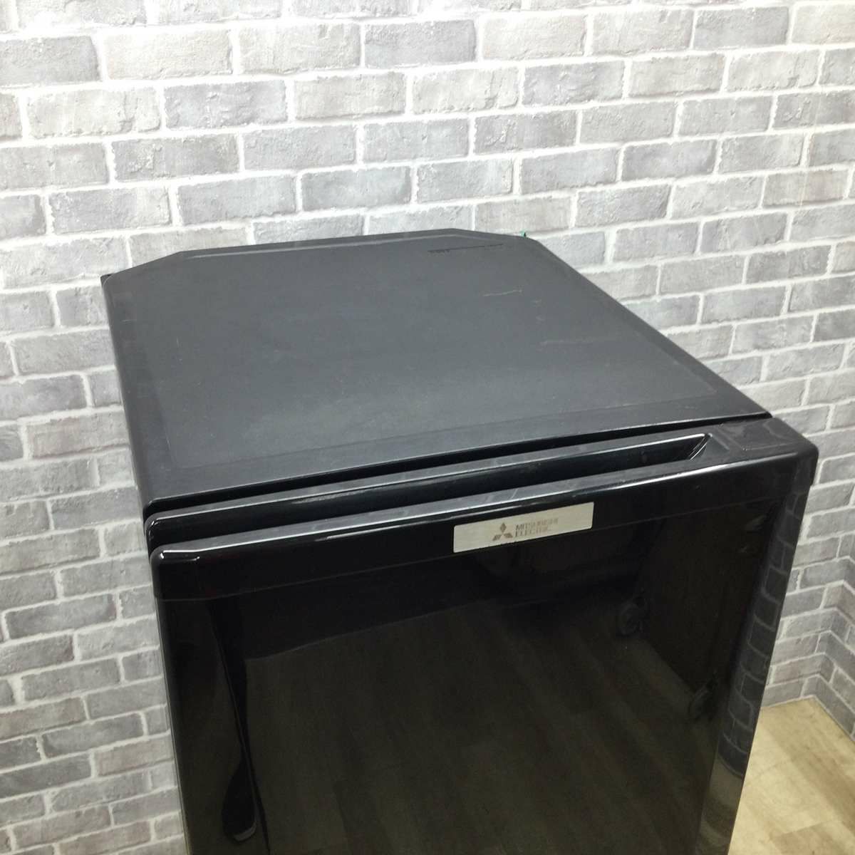 三菱電機 冷蔵庫 2ドア 146L 右開き  ブラック MR-P15C-B 2018年製