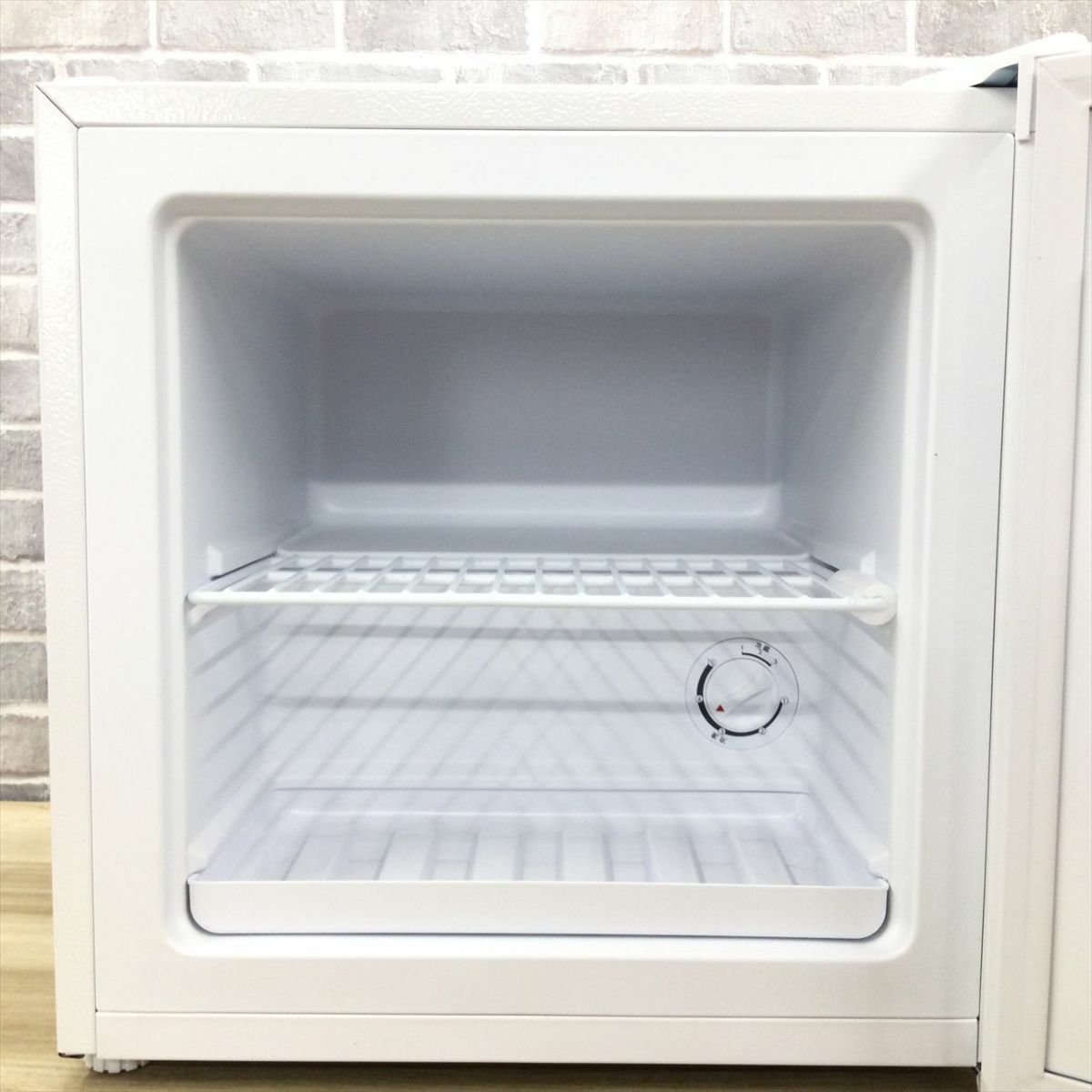 アイリスオーヤマ 	冷凍庫 1ドア 31L ホワイト PF-A31FD-W 2025年製