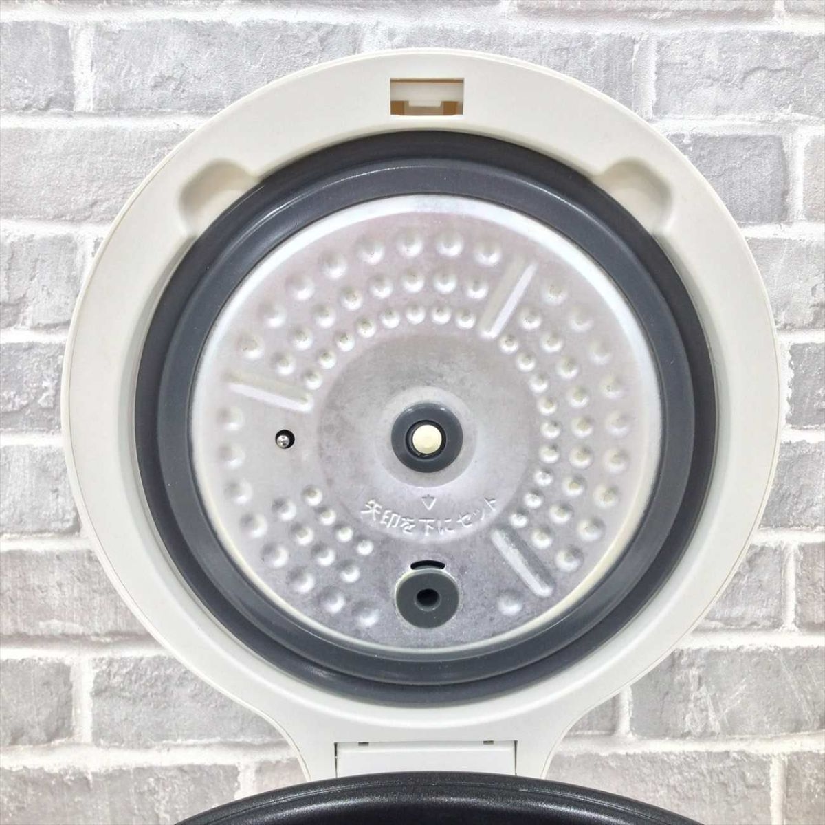 ヒロコーポ コンパクトライスクッカー3合炊き ホワイト 	HK-RC03(WH) 2023年製