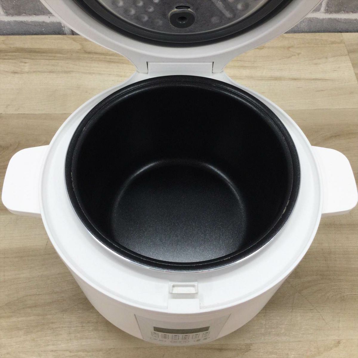 ヒロコーポ コンパクトライスクッカー3合炊き ホワイト 	HK-RC03(WH) 2023年製