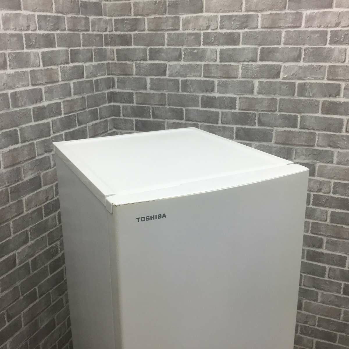 東芝 冷蔵庫 2ドア 153L 右開き ホワイト GR-R15BS(W) 2019年製