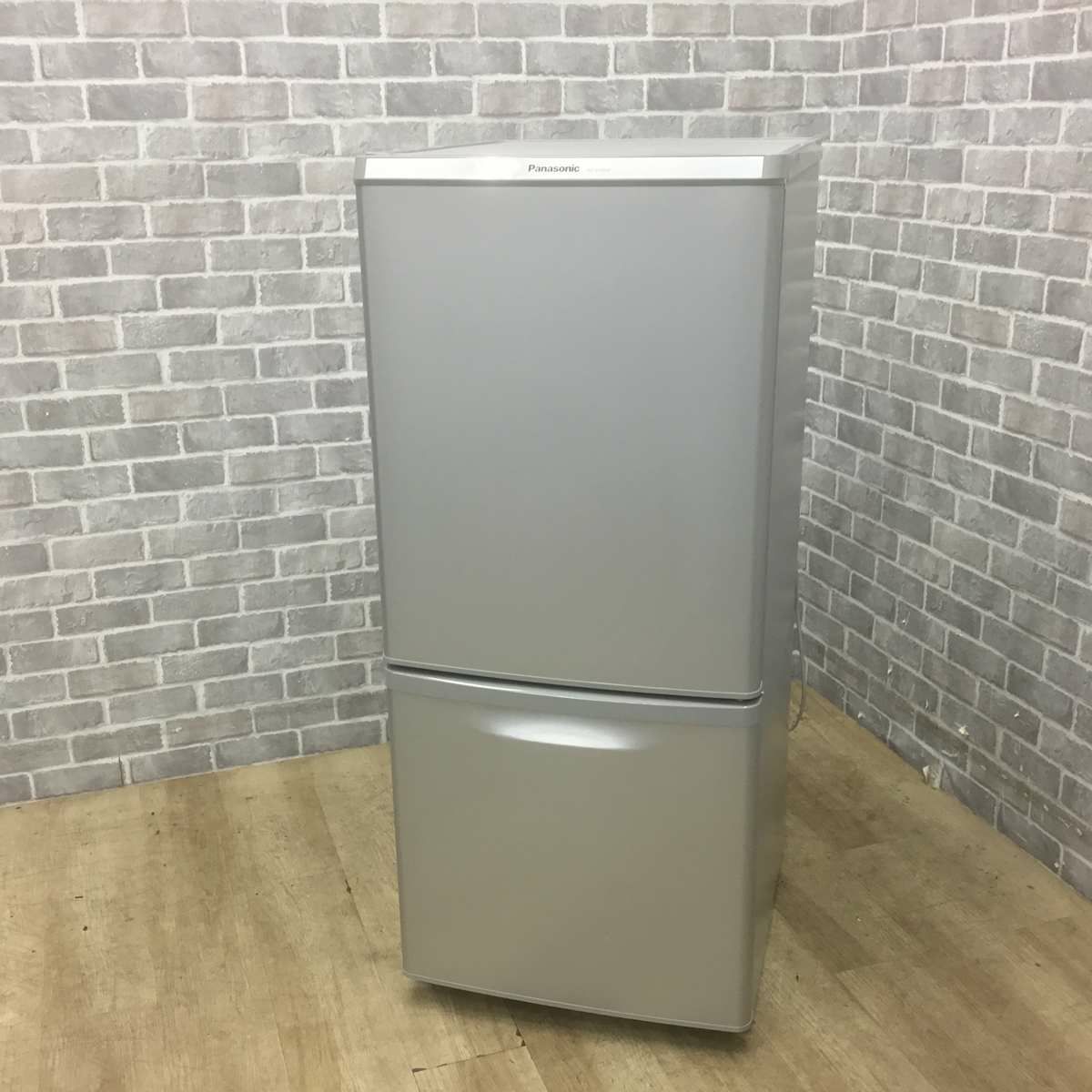 パナソニック 冷蔵庫 2ドア 138L 右開き シルバー NR-B149W-S 2017年製