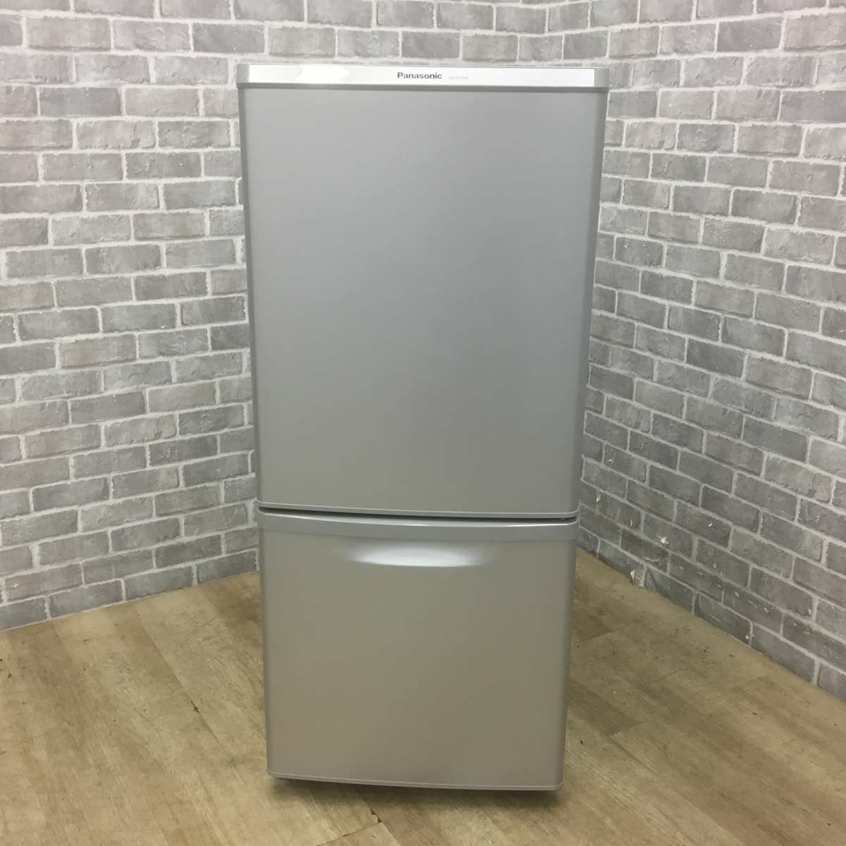 パナソニック 冷蔵庫 2ドア 138L 右開き シルバー NR-B149W-S 2017年製