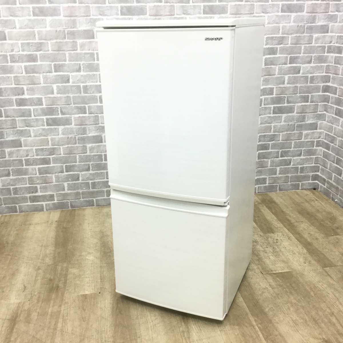 シャープ 冷蔵庫 2ドア 137L つけかえどっちもドア ホワイト SJ-D14F-W 2020年製