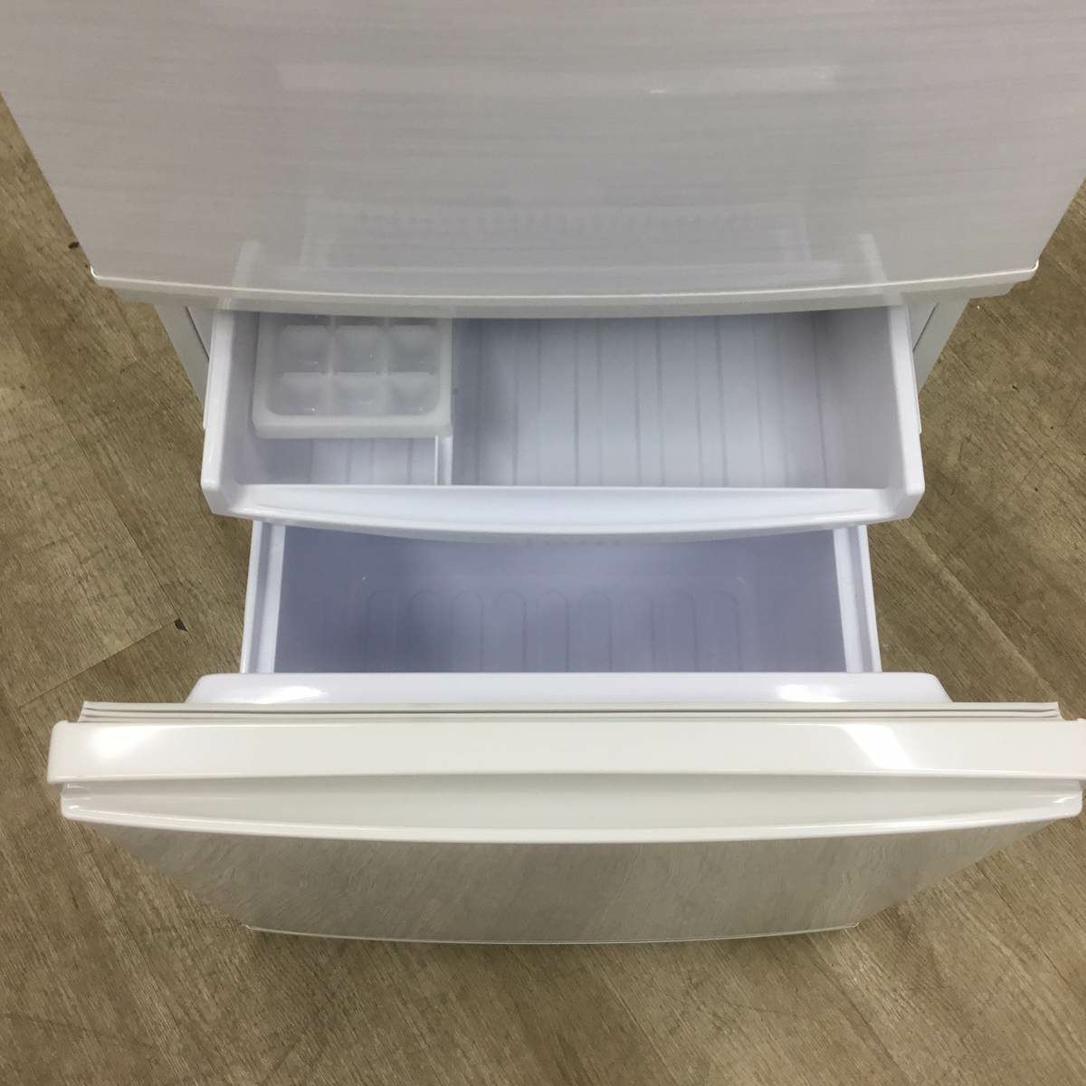 シャープ 冷蔵庫 2ドア 137L つけかえどっちもドア ホワイト SJ-D14F-W 2020年製