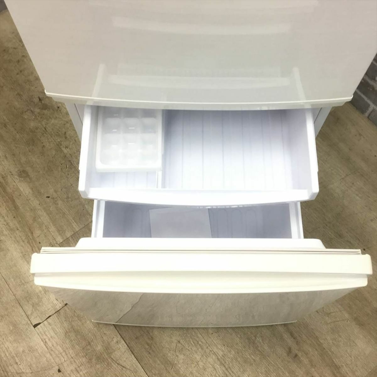 SHARP 冷蔵庫 2ドア 137L つけかえどっちもドア ホワイト SJ-D14D-W 2018年製