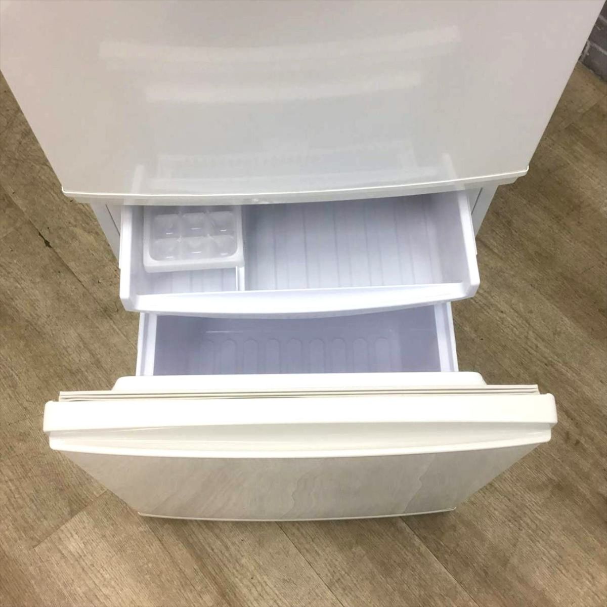 SHARP 冷蔵庫 2ドア 137L つけかえどっちもドア ホワイト SJ-D14B-W 2016年製