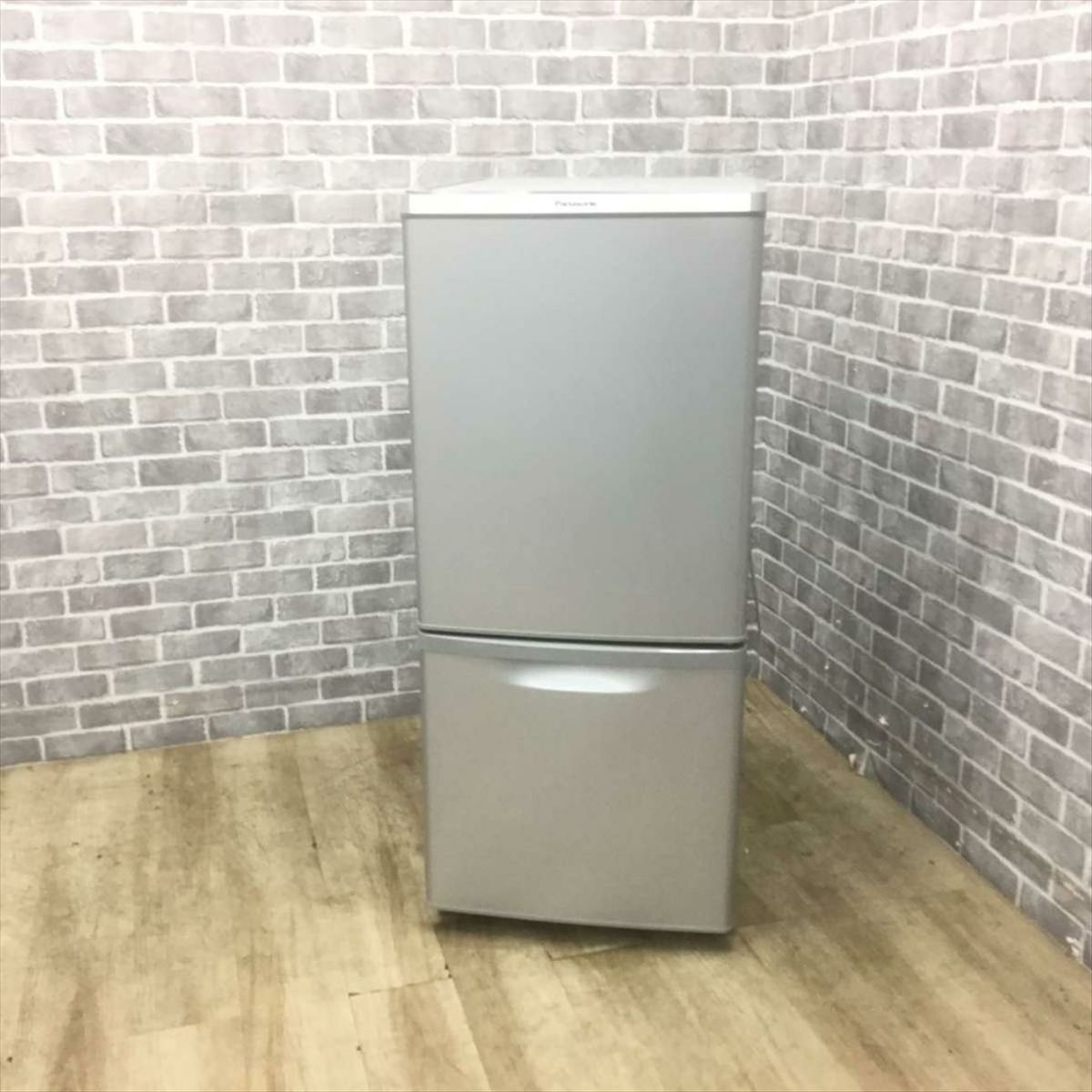 パナソニック 冷蔵庫 2ドア 138L 右開き シルバー NR-B149W-S 2017年製
