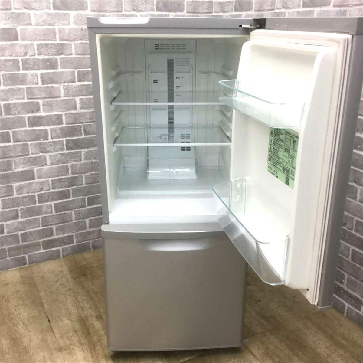 パナソニック 冷蔵庫 2ドア 138L 右開き シルバー NR-B149W-S 2017年製