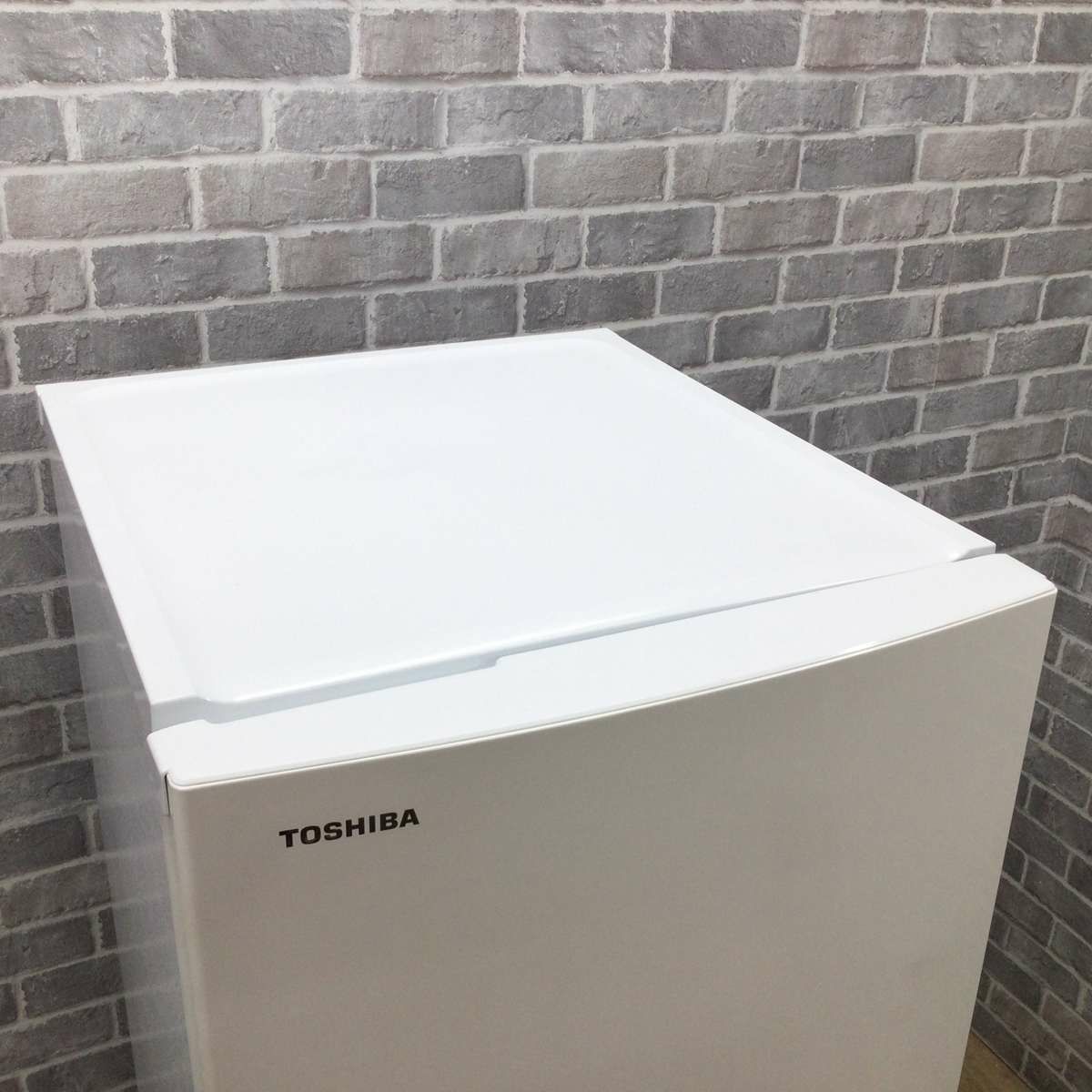 東芝 冷蔵庫 2ドア 153L 右開き ホワイト GR-P15BS-W 2019年製