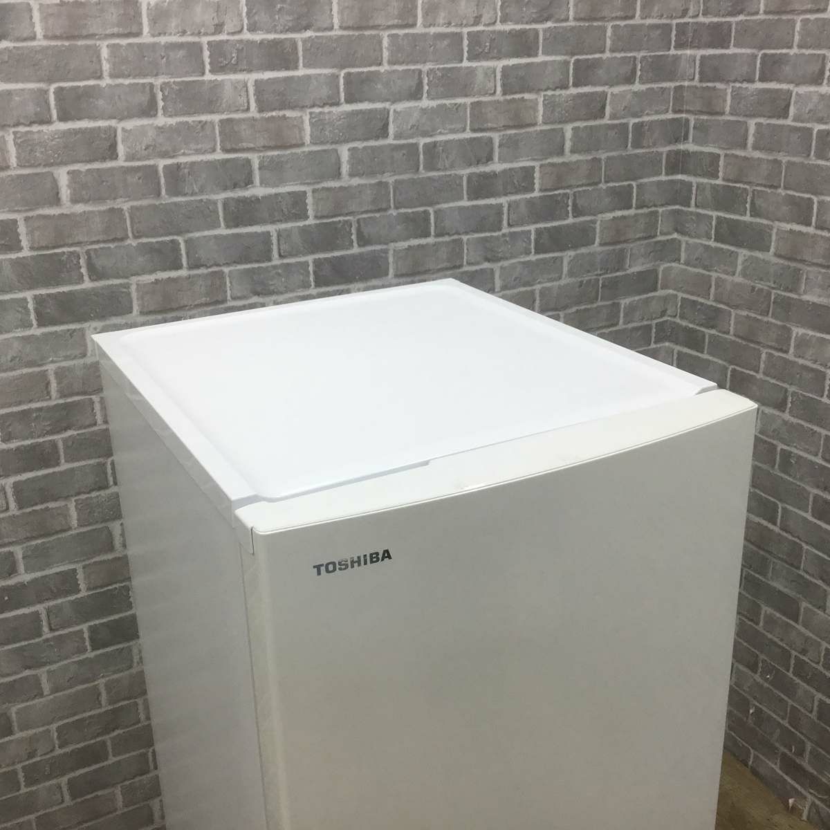 東芝 冷蔵庫 2ドア 153L 右開き ホワイト GR-R15BS(W) 2019年製