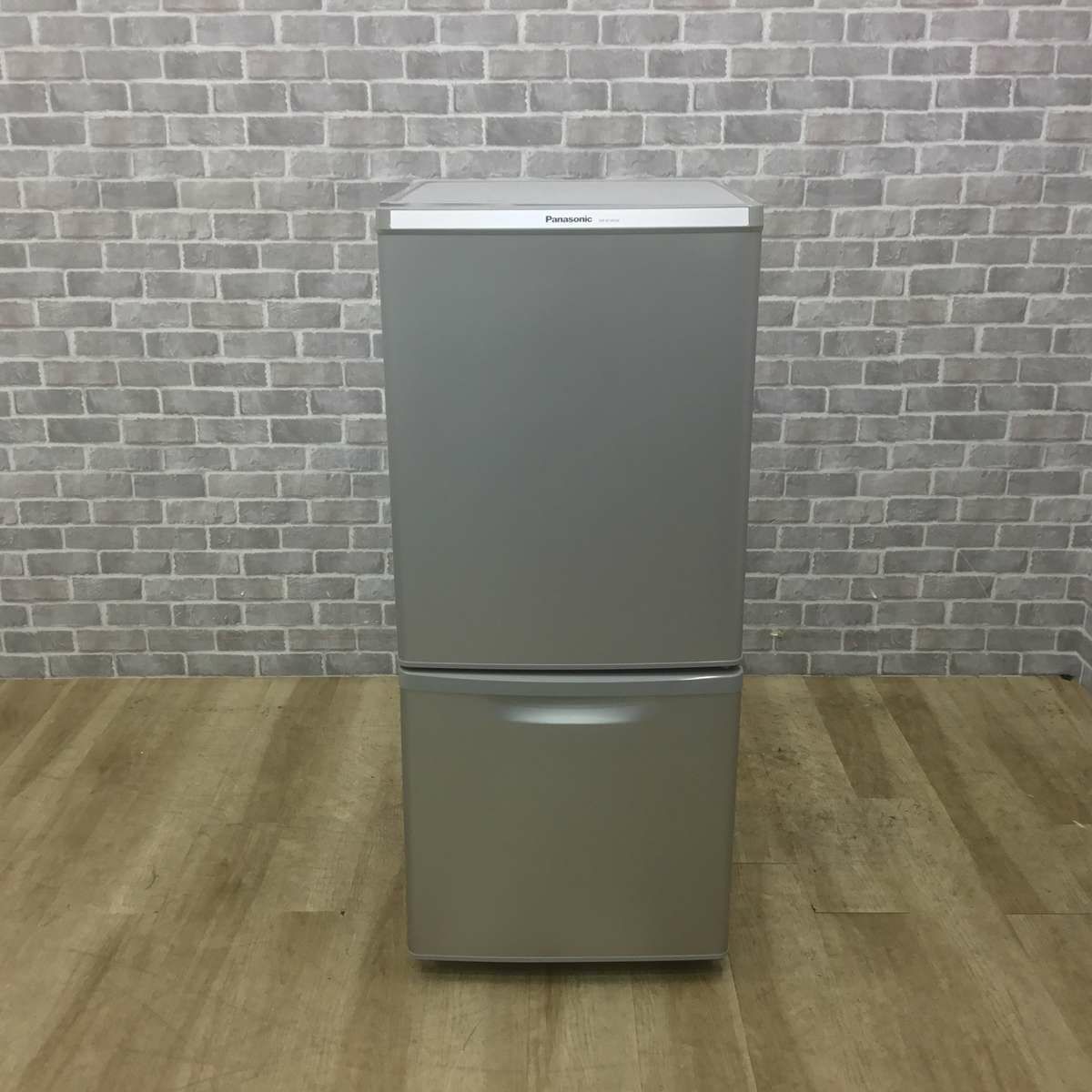 パナソニック 冷蔵庫 2ドア 138L 右開き シルバー NR-B149W-S 2017年製