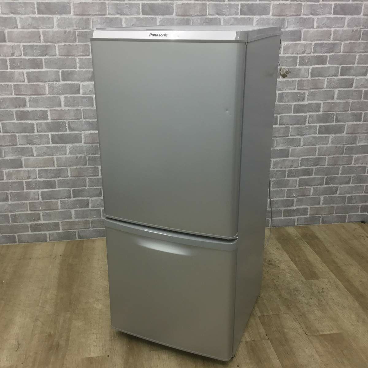パナソニック 冷蔵庫 2ドア 138L 右開き シルバー NR-B149W-S 2017年製
