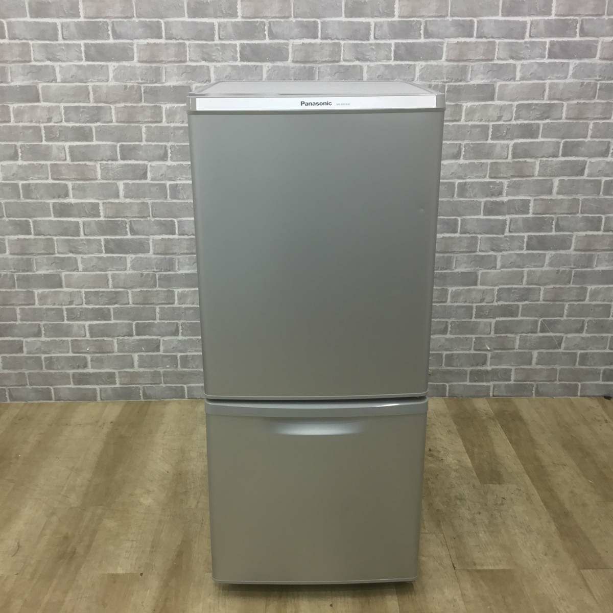 パナソニック 冷蔵庫 2ドア 138L 右開き シルバー NR-B149W-S 2017年製
