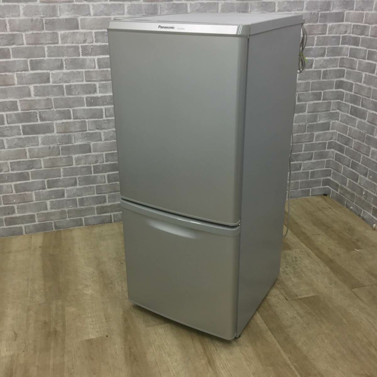 パナソニック 冷蔵庫 2ドア 138L 右開き シルバー NR-B149W-S 2017年製