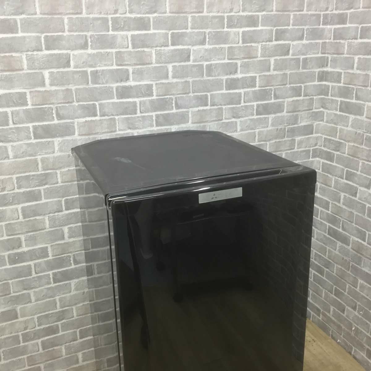 三菱電機 冷蔵庫 2ドア 146L 右開き ブラック MR-P15E-B 2019年製