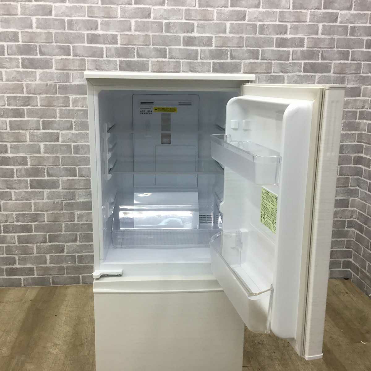 シャープ 冷蔵庫 2ドア 137L つけかえどっちもドア ホワイト SJ-D14E-W 2019年製