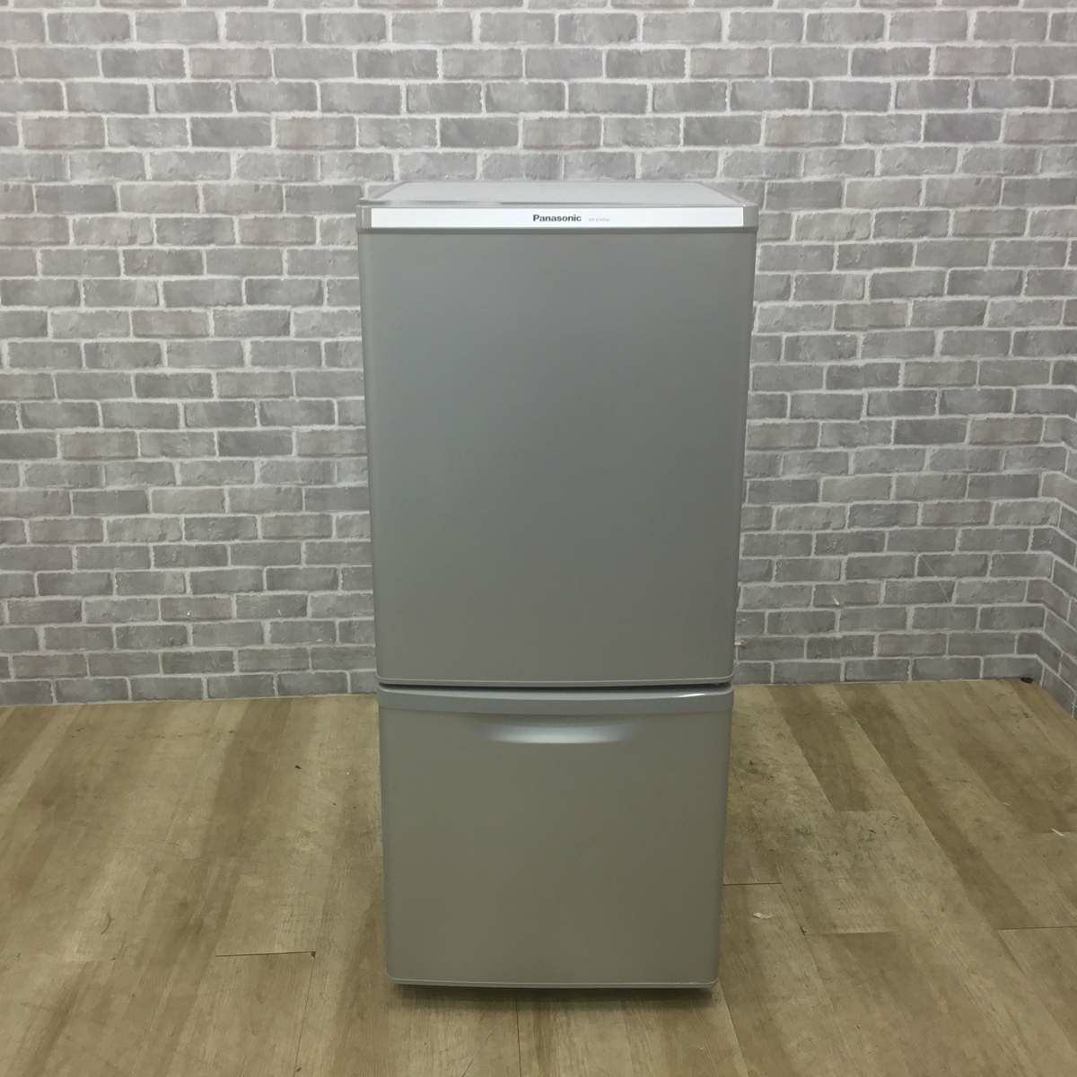 パナソニック 冷蔵庫 2ドア 138L 右開き シルバー NR-B149W-S 2017年製