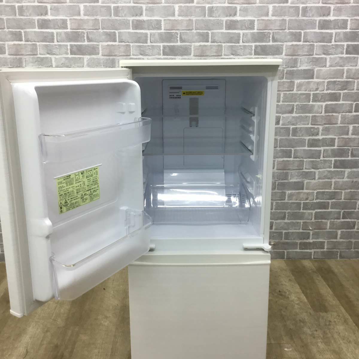 シャープ 冷蔵庫 2ドア 137L つけかえどっちもドア ホワイト SJ-D14E-W 2019年製